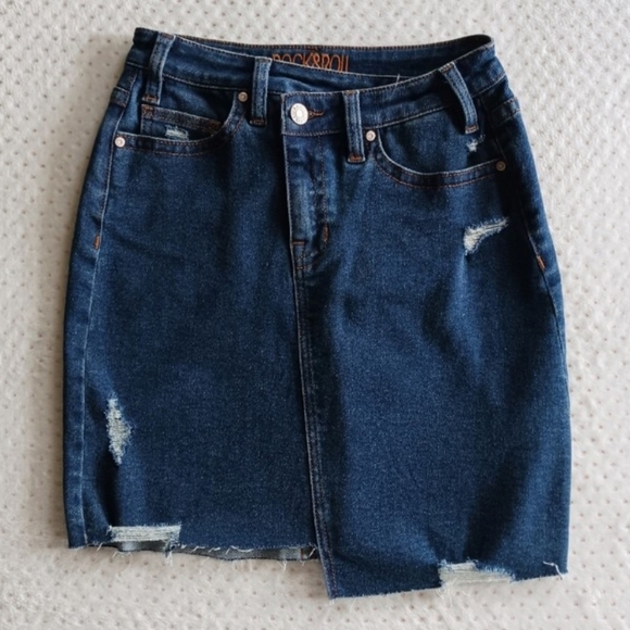 Rock & Roll Cowgirl Dresses & Skirts - Rock& Roll cowgirl Distressed Jean skirt brand new with tags